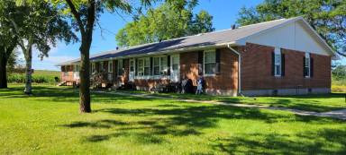Main picture of 401 Scranton St