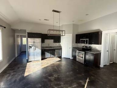 Main picture of 263 Wolf Den Dr
