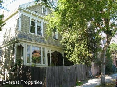 Main picture of 2417 Blake St