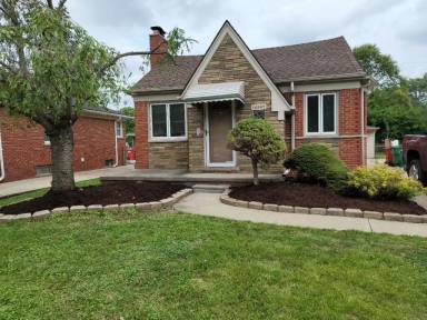 Main picture of 16347 Aurora Ave