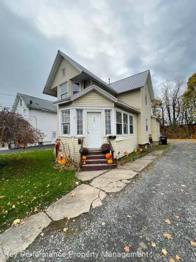 Main picture of 304 E North St