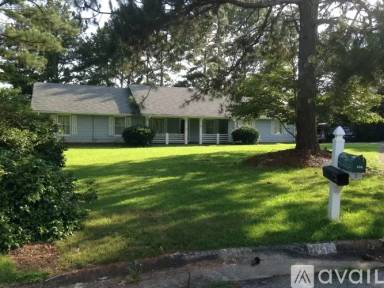 Main picture of 646 Sugar Hill Ln SE