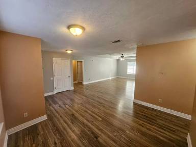 Main picture of 2018 Hickory Rd