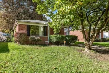 Main picture of 15493 Plainview Ave