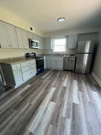 Main picture of 2228 Oakwood Ln