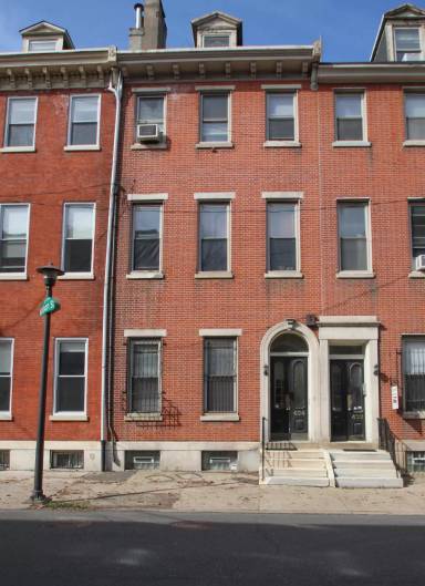 Main picture of 404 S 9th St