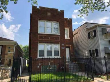 Main picture of 711 E 92nd Pl
