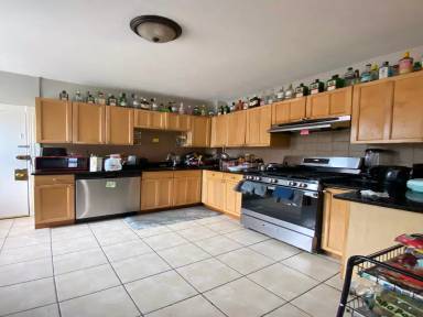 Main picture of 10 Glenville Ave