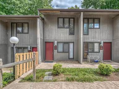 Main picture of 115 Beechnut St