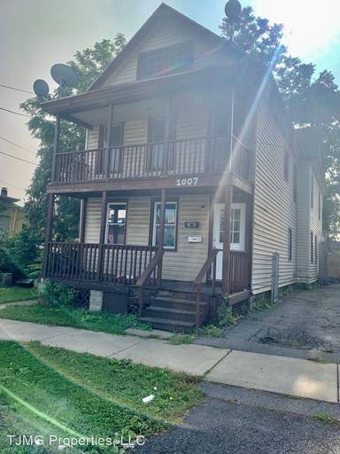 Main picture of 1007 N Townsend St