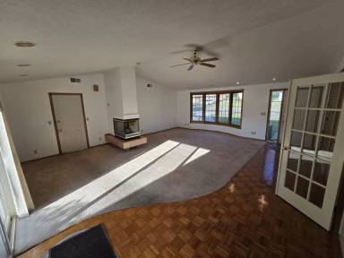 Main picture of 420 Steinway Rd
