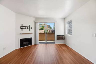 Main picture of 215 Woodland Pkwy