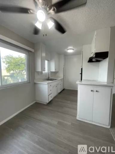 Main picture of 1458 Marine Ave