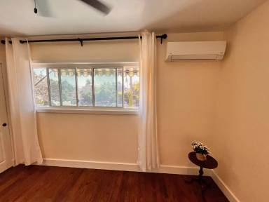 Main picture of 7419 1/2 Draper Ave