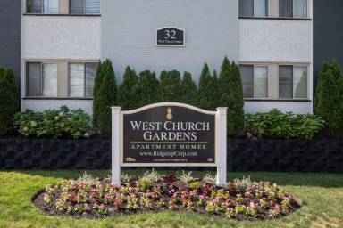 Main picture of 32 W Church St