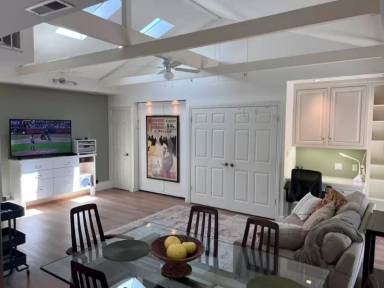 Main picture of 156 E Creek Dr