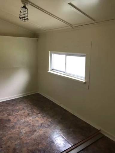 Main picture of 103 Valley St