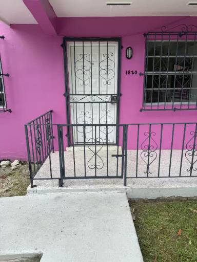Main picture of 1820 NW 34th St