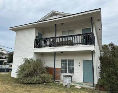 Main picture of 1900 S 16th St