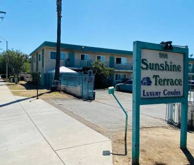 Main picture of 908 S Sunshine Ave