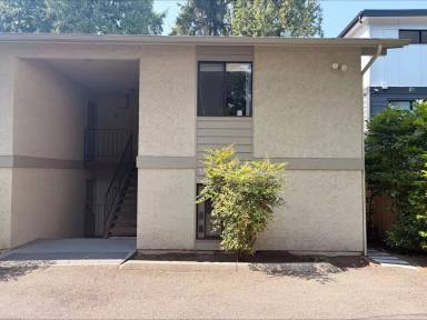Main picture of 6722 112th Ave NE