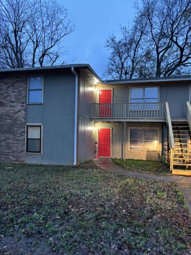 Main picture of 653 N Betty Jo Dr