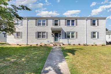 Main picture of 1700 Roslyn Dr