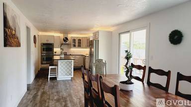 Main picture of 4701 Siesta Ct NE
