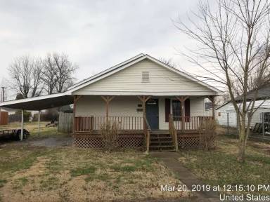 Main picture of 120 School St