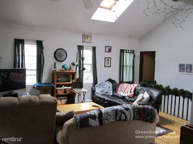 Main picture of 12 Shepard St