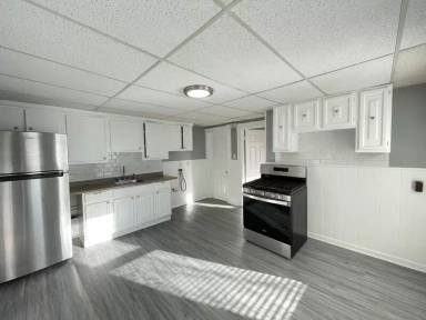 Main picture of 7 Broadway