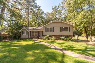 Main picture of 3304 Wisteria Dr