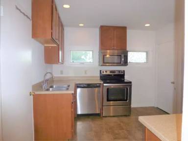Main picture of 75 Front St