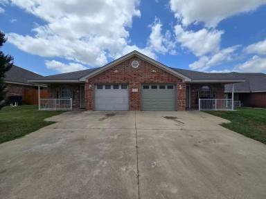 Main picture of 5010 Heather Ln