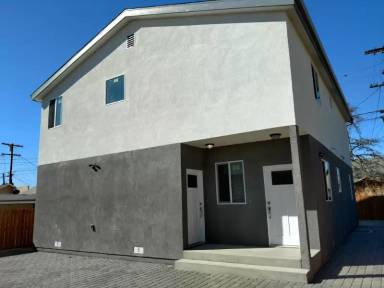 Main picture of 3961 1/2 Halldale Ave