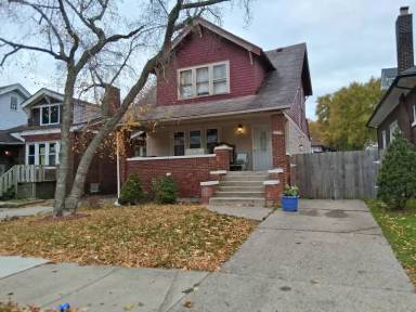 Main picture of 487 Chalmers St