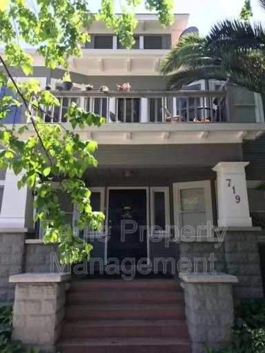 Main picture of 719 19th St
