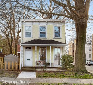 Main picture of 2913 W Grace St