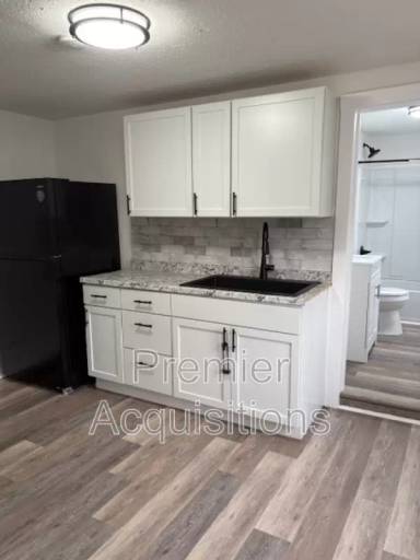 Main picture of 702 Biltmore Blvd