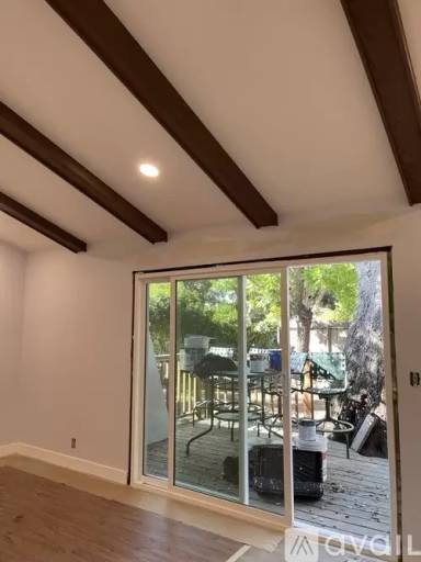 Main picture of 265 Roble Ave