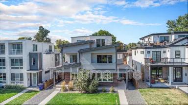 Main picture of 2175 Julian St