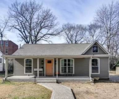 Main picture of 107 Caldwell St