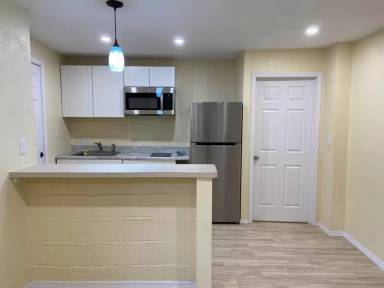 Main picture of 2221 Gold Ave