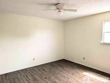 Main picture of 505 Hackberry St