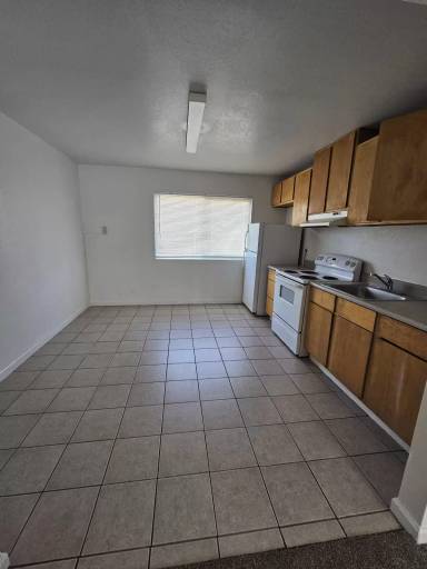 Main picture of 1016 West 7th Apartments