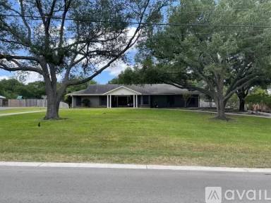 Main picture of 9348 Goldenrod Ln