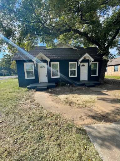 Main picture of 516 S Nueces St