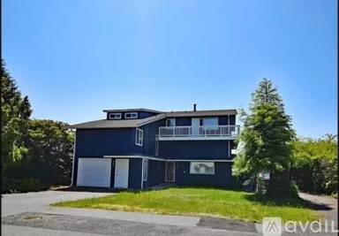 Main picture of 443 Pine St