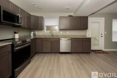 Main picture of 201 Berry Ln