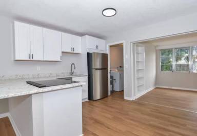 Main picture of 423 SE Parkway Dr